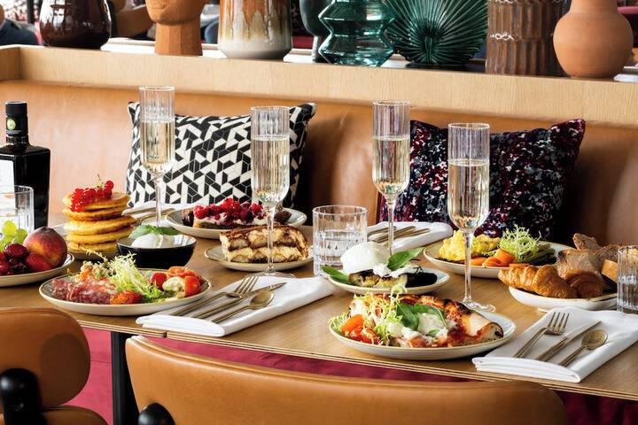 Dining 57 of 109