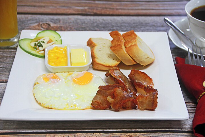 Breakfast/Coffee Service 66 of 82
