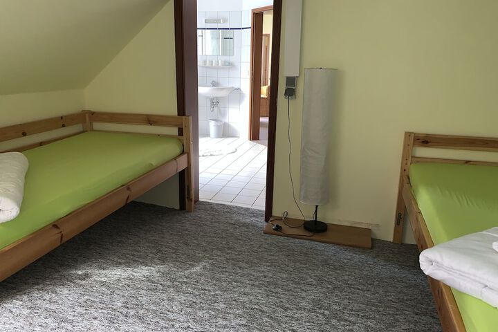 Room 47 of 127
