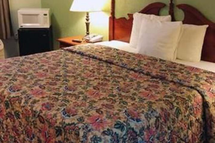 Room 17 of 60