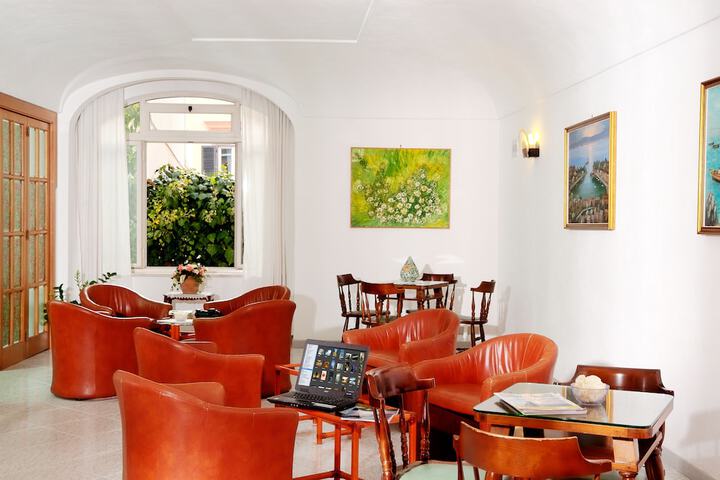 Guest Lobby
