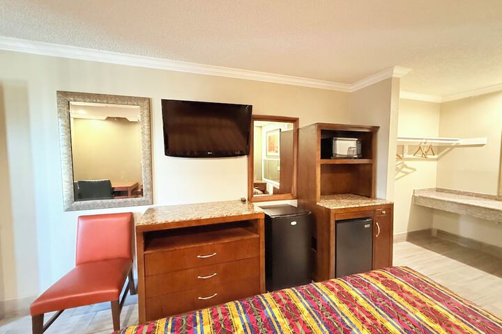 Room 2 of 9