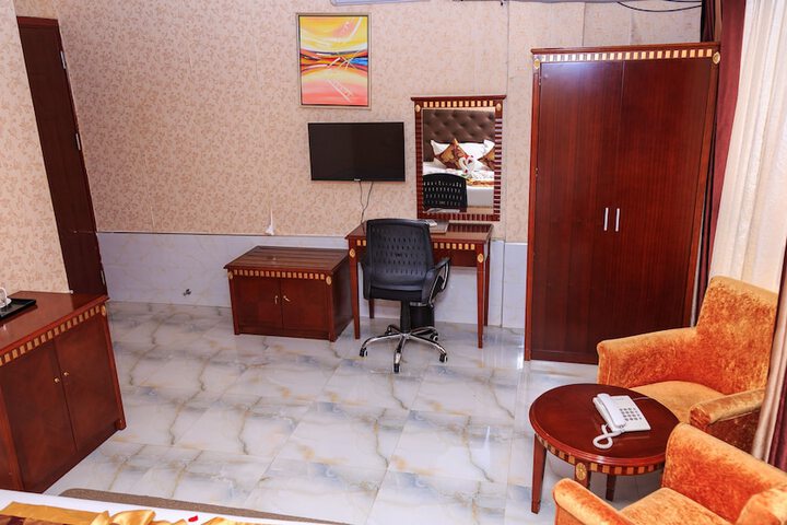 Room 50 of 66