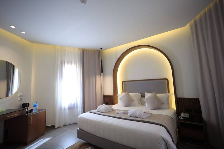 Room 41 of 76