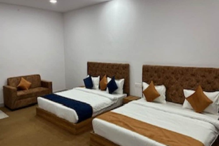 Room 11 of 26