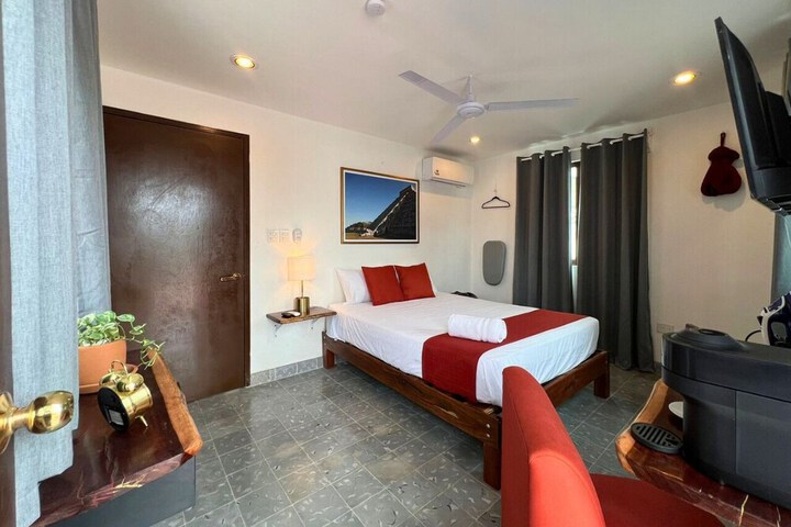 Room 28 of 53