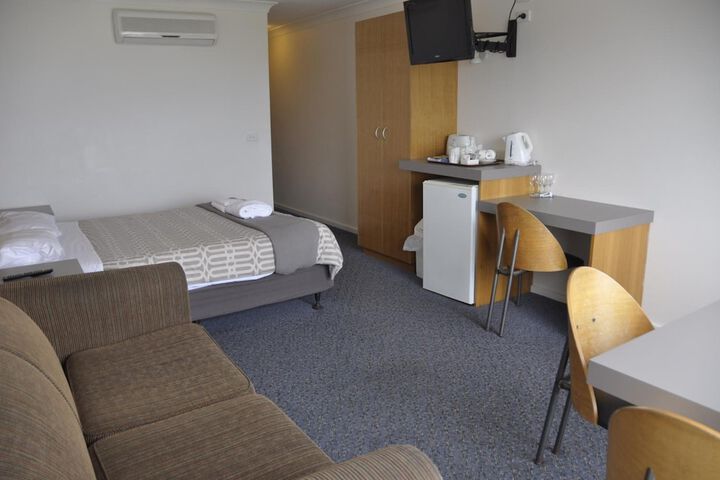 Room 16 of 36
