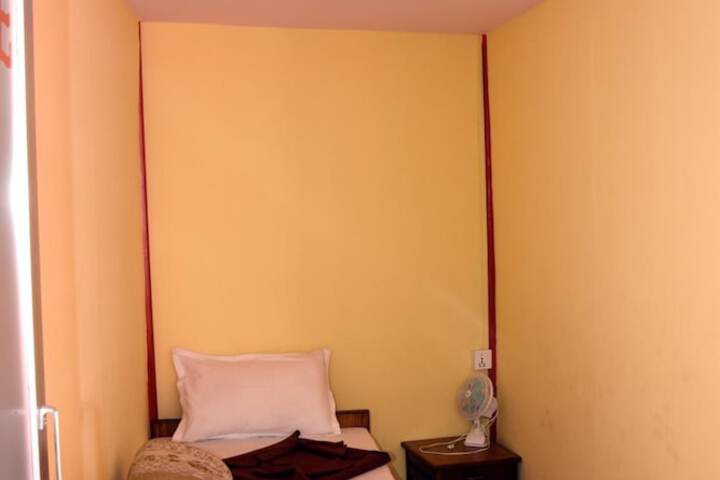 Room 14 of 66