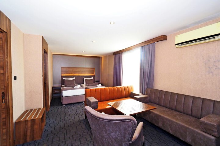 Room 7 of 38
