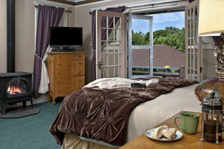 Room 34 of 62