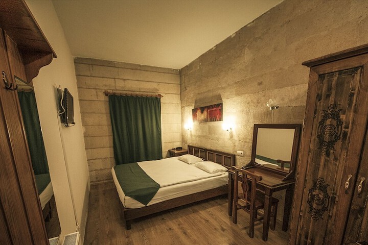 Room 10 of 50