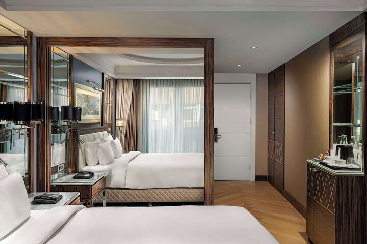 Room 41 of 182