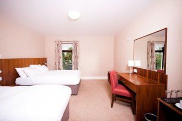 Room 13 of 19