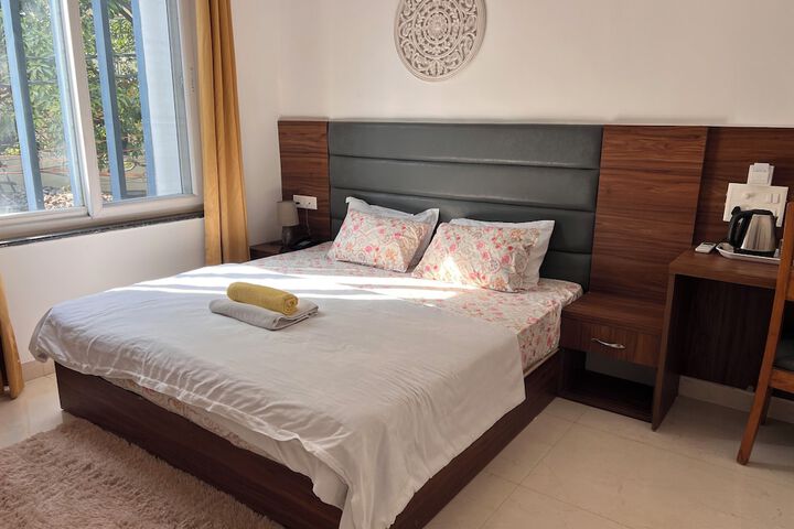 Room 9 of 28