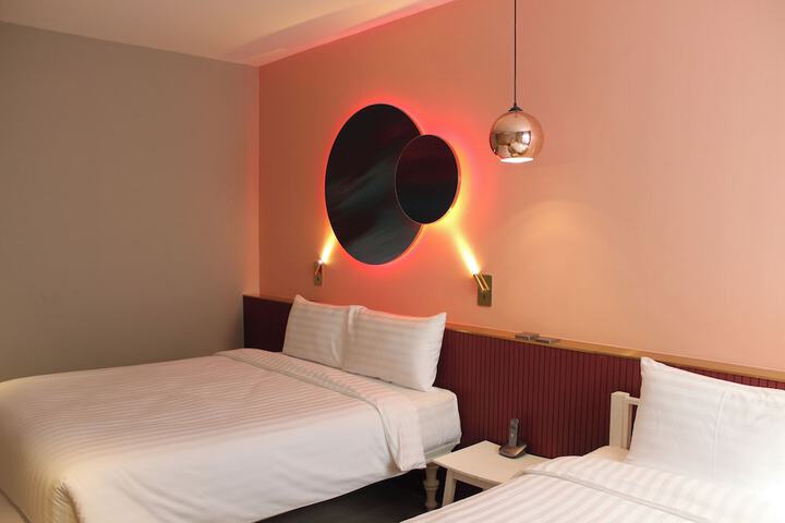 Room 14 of 40