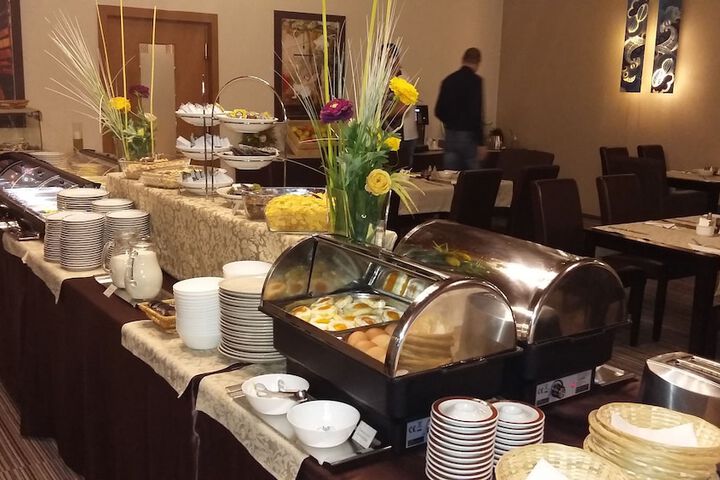 Breakfast/Coffee Service 20 of 38
