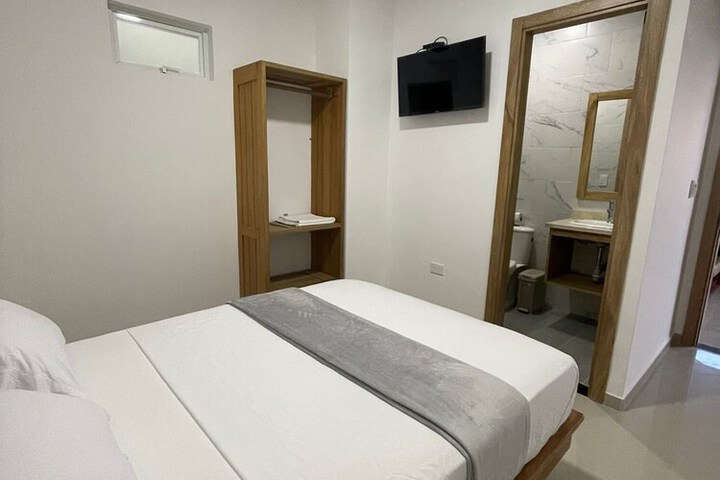 Room 6 of 24
