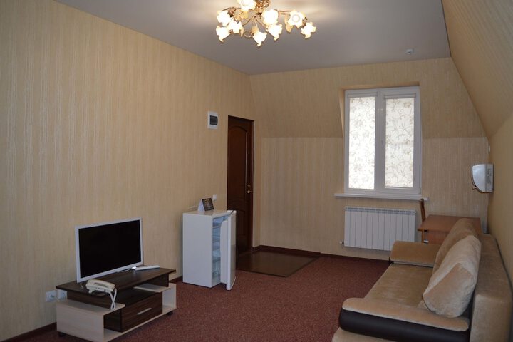 Room 11 of 34