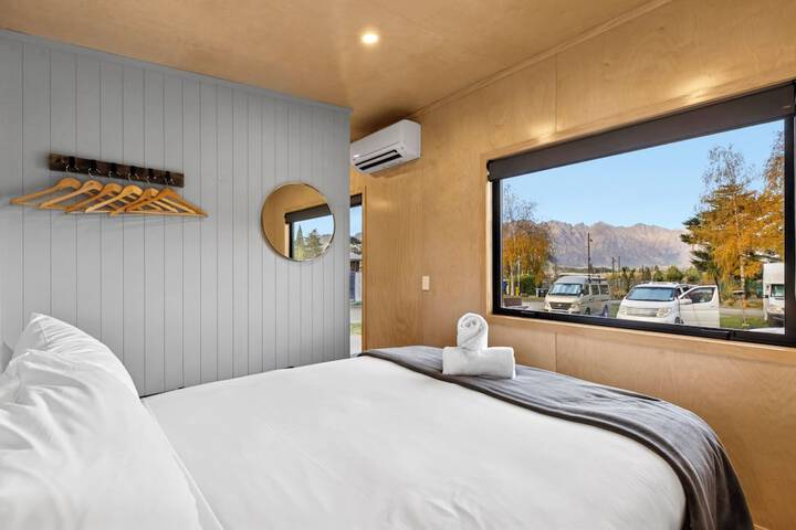 Room 21 of 76