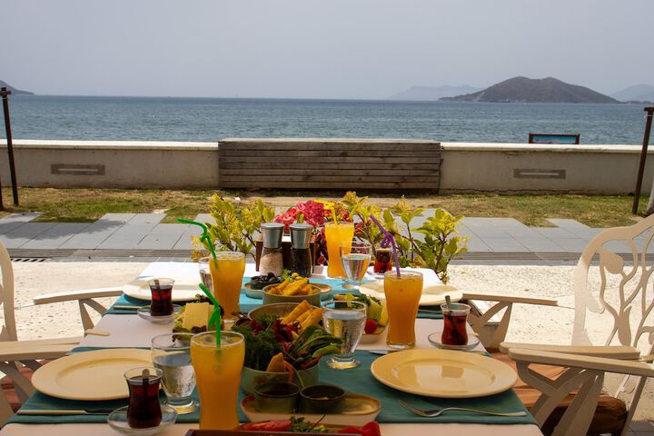 Dining 73 of 105