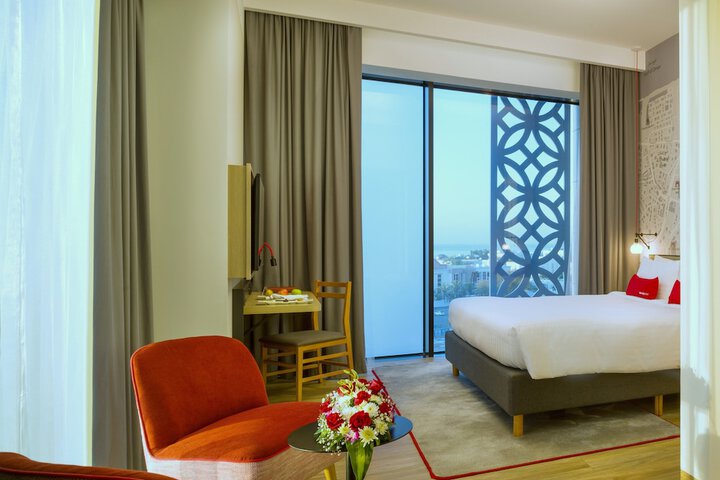 Room 9 of 67