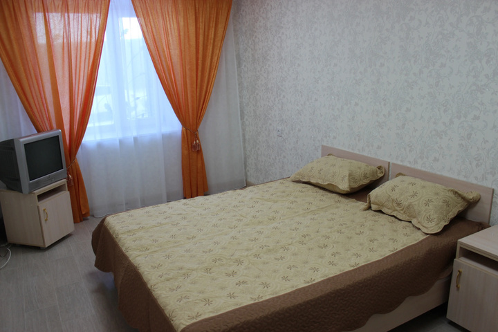 Room 3 of 16