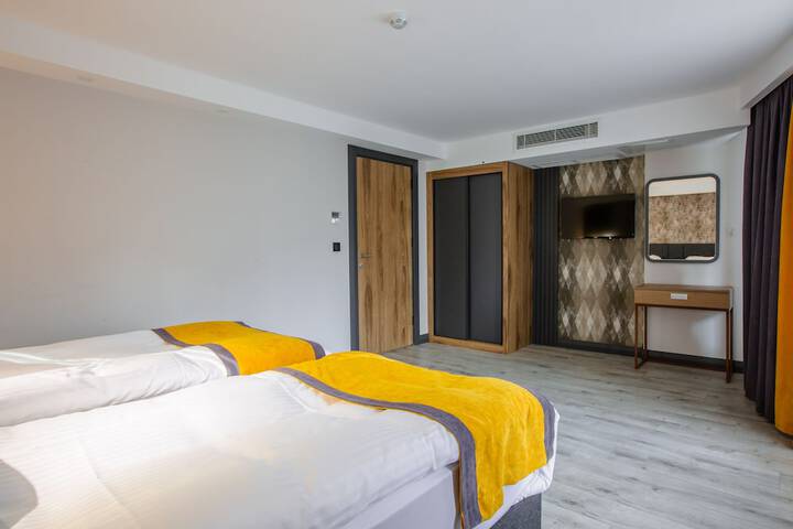 Room 15 of 44