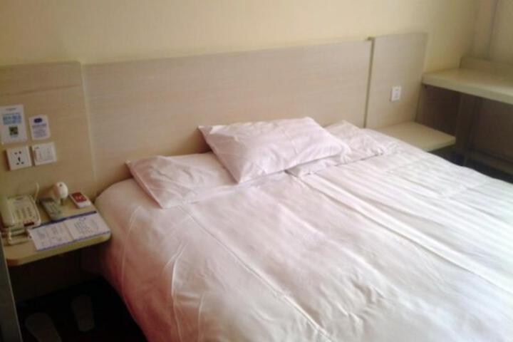 Room 3 of 12