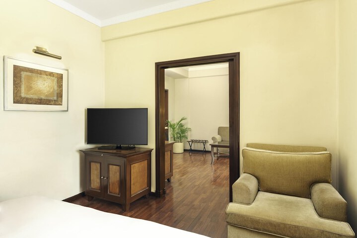 Room 27 of 78