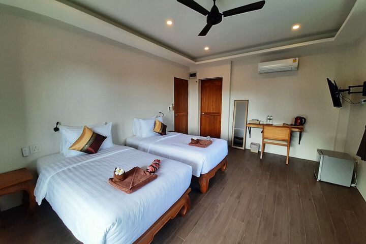 Room 30 of 85