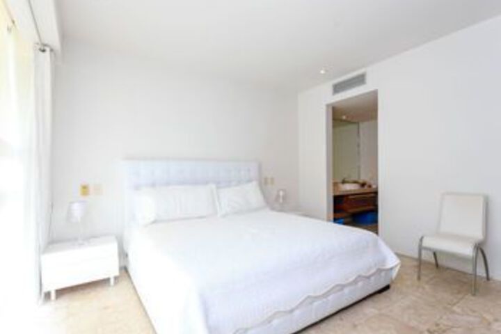Room 30 of 108