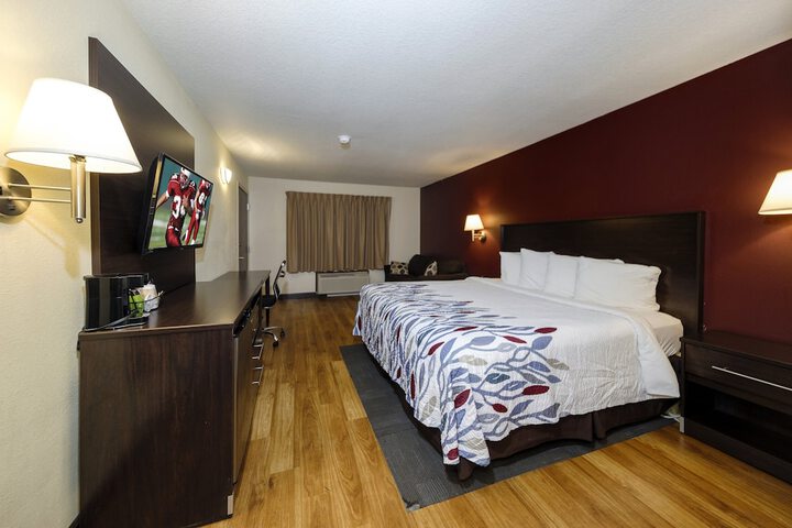 Room 15 of 33