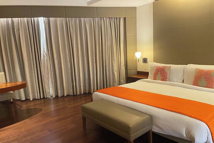 Room 21 of 97