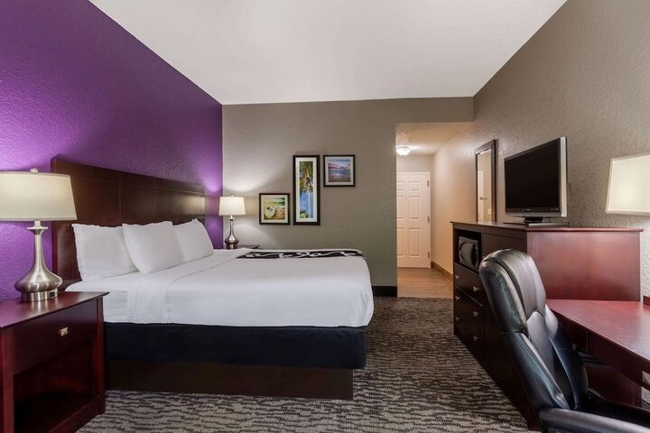 1 King Bed Accessible (6 of 15)