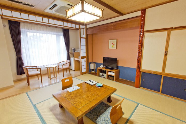 Room 23 of 146