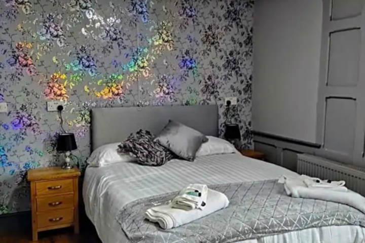Room 4 of 14