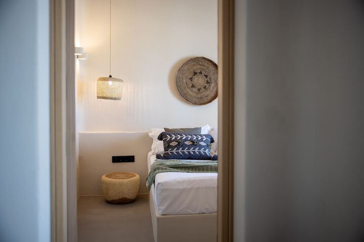 Room 13 of 96