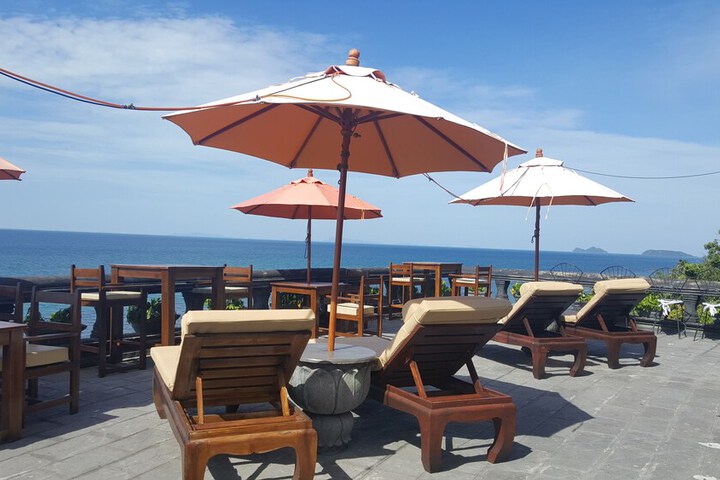Sundeck 16 of 48