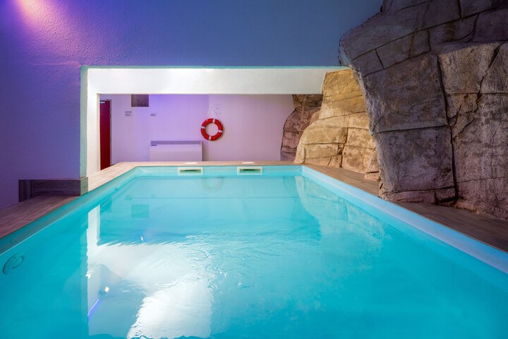 Pool 69 of 127