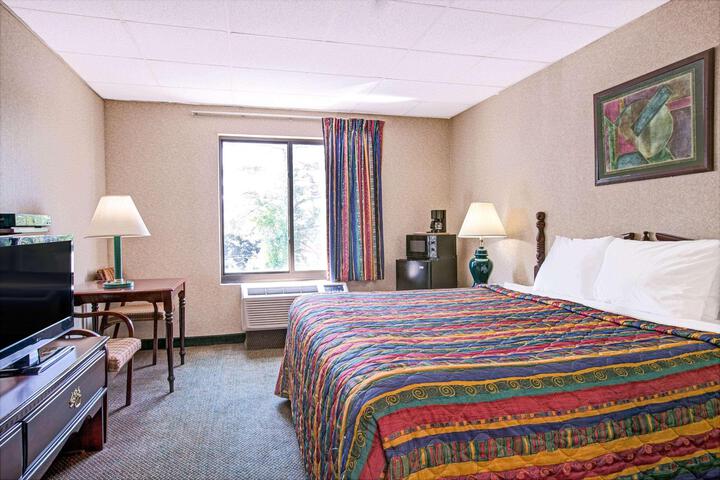 2 Double Beds Exterior Corridor (2 of 10)