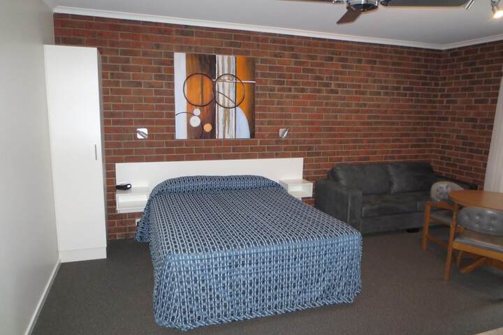 Room 16 of 43
