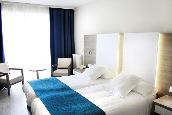 Room 10 of 80