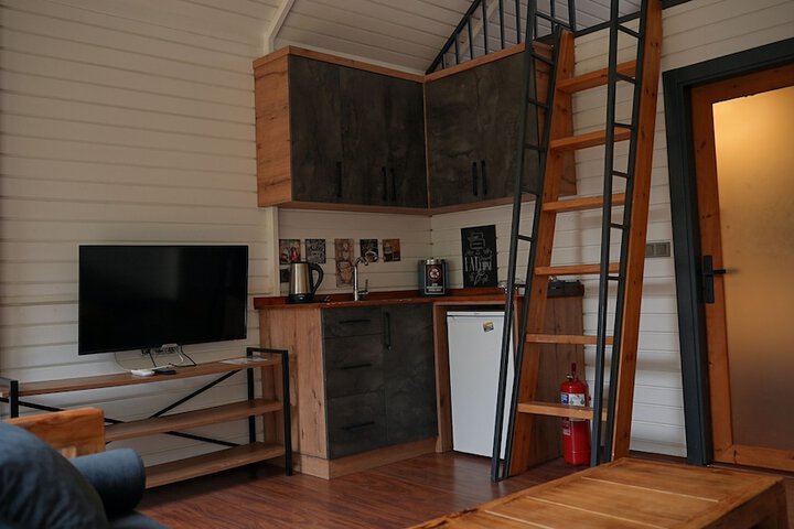 Room 21 of 37