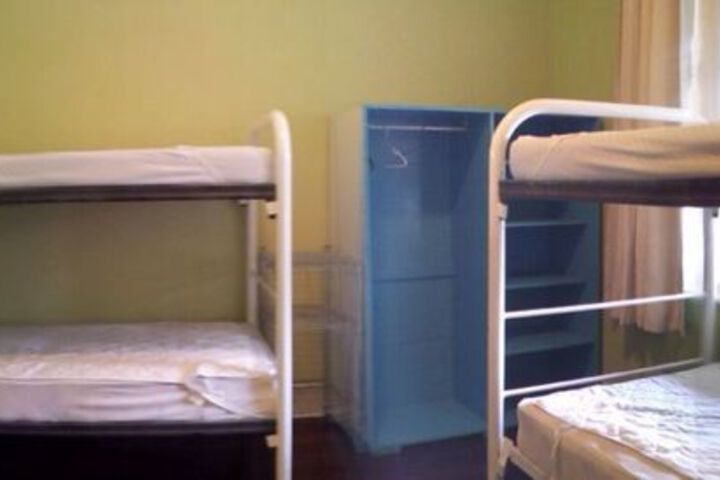 Room 10 of 34