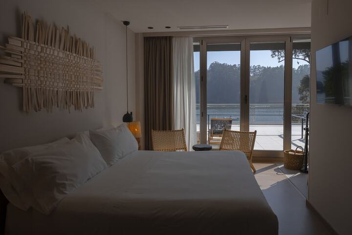 Room 2 of 60