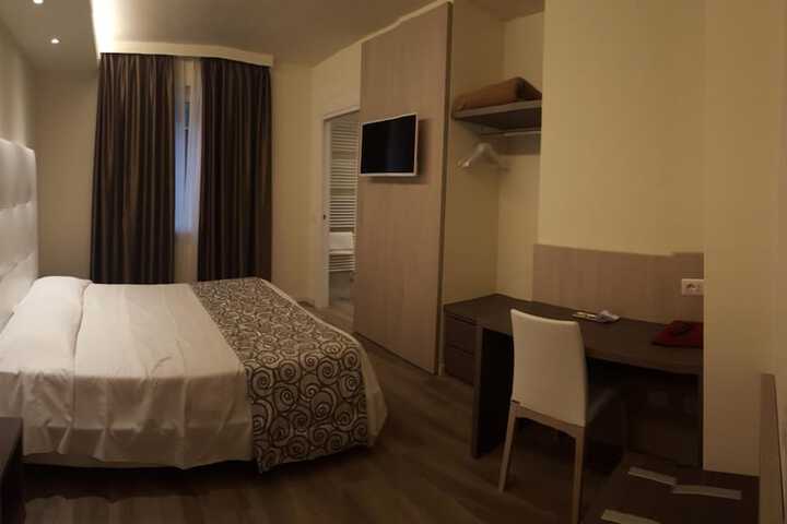Room 15 of 44