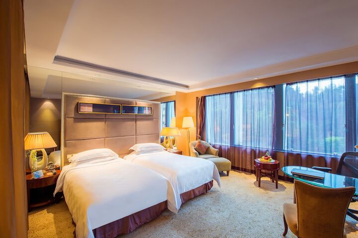Room 4 of 60