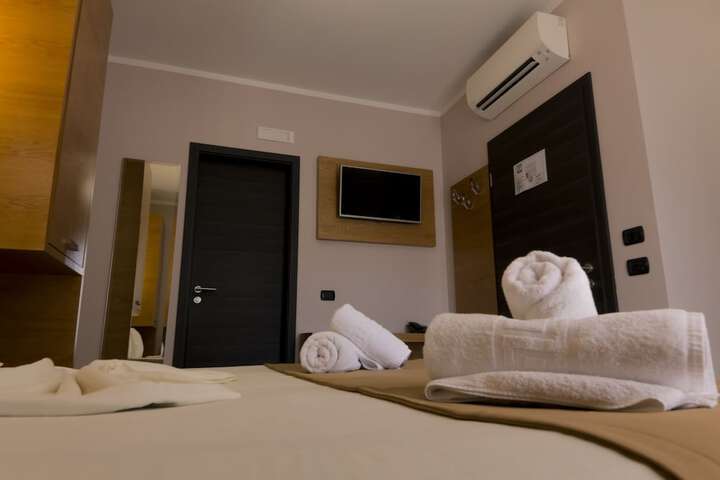 Room 20 of 121