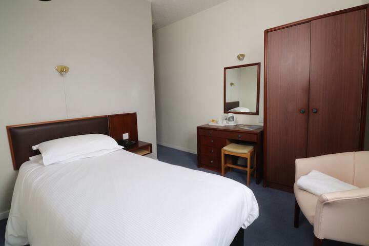 Room 10 of 95