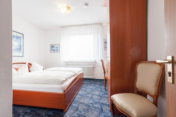 Room 10 of 21